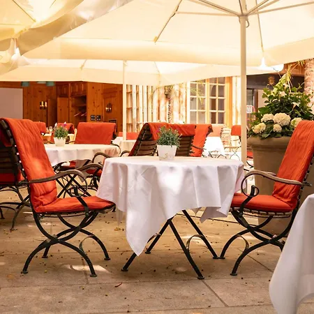 Hotel Goldene Sonne 4*