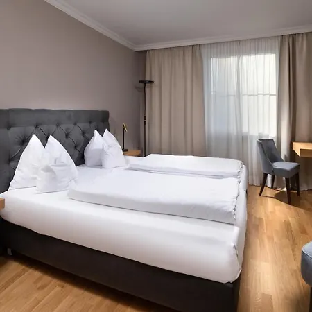 Goldene Sonne 4* Λάντσχουτ
