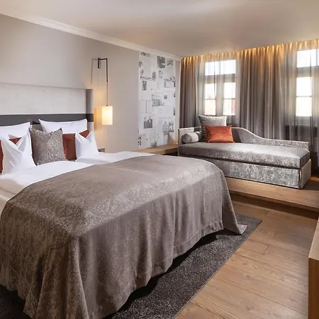 Hotel Goldene Sonne 4*